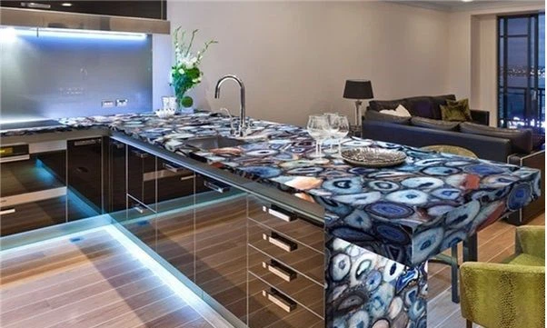 Backlit Crystal Quartzite